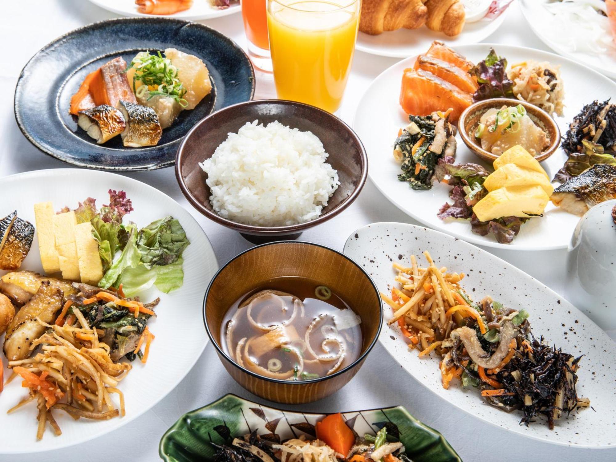 Apa Hotel Shin Osaka Eki Tower Bagian luar foto